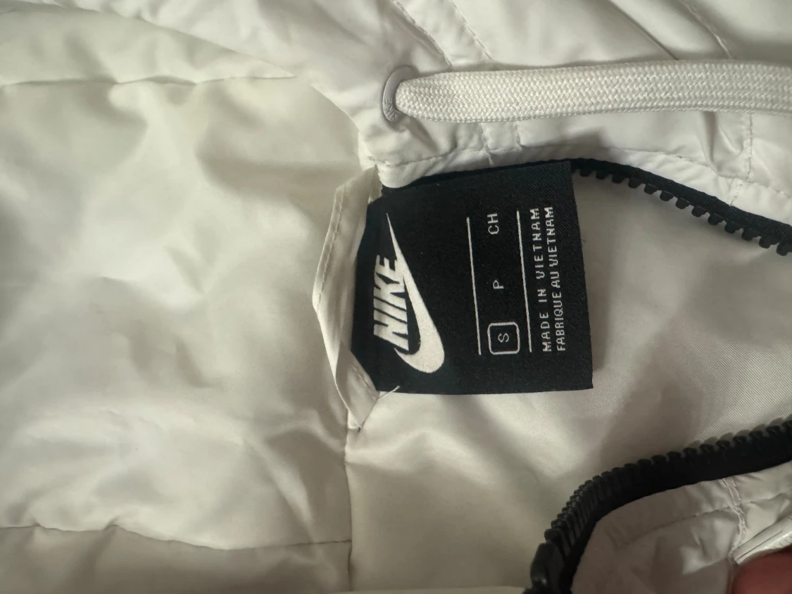 Svart och vit vindjacka från Nike - 1
