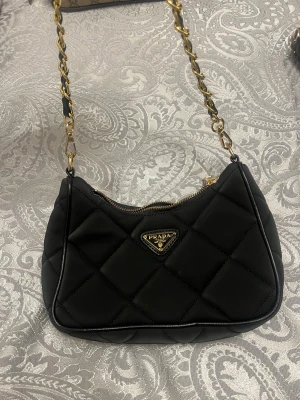 Dam väska märkes - Säljer dam väska märkes i bästa skick och kvalite nästan helt oanvänd