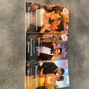 Romantikpaket: Prinsessa på tivolen / En sällsynt juvel, Den gnistrande flamman / Bilden av frihet, Ring på ett finger / Gifta på prov - Tre romantikböcker med två berättelser i varje, fyllda av passion, glamour och oväntade möten. Perfekt för dig som älskar romantiska historier och vill drömma dig bort i spännande kärleksäventyr. 