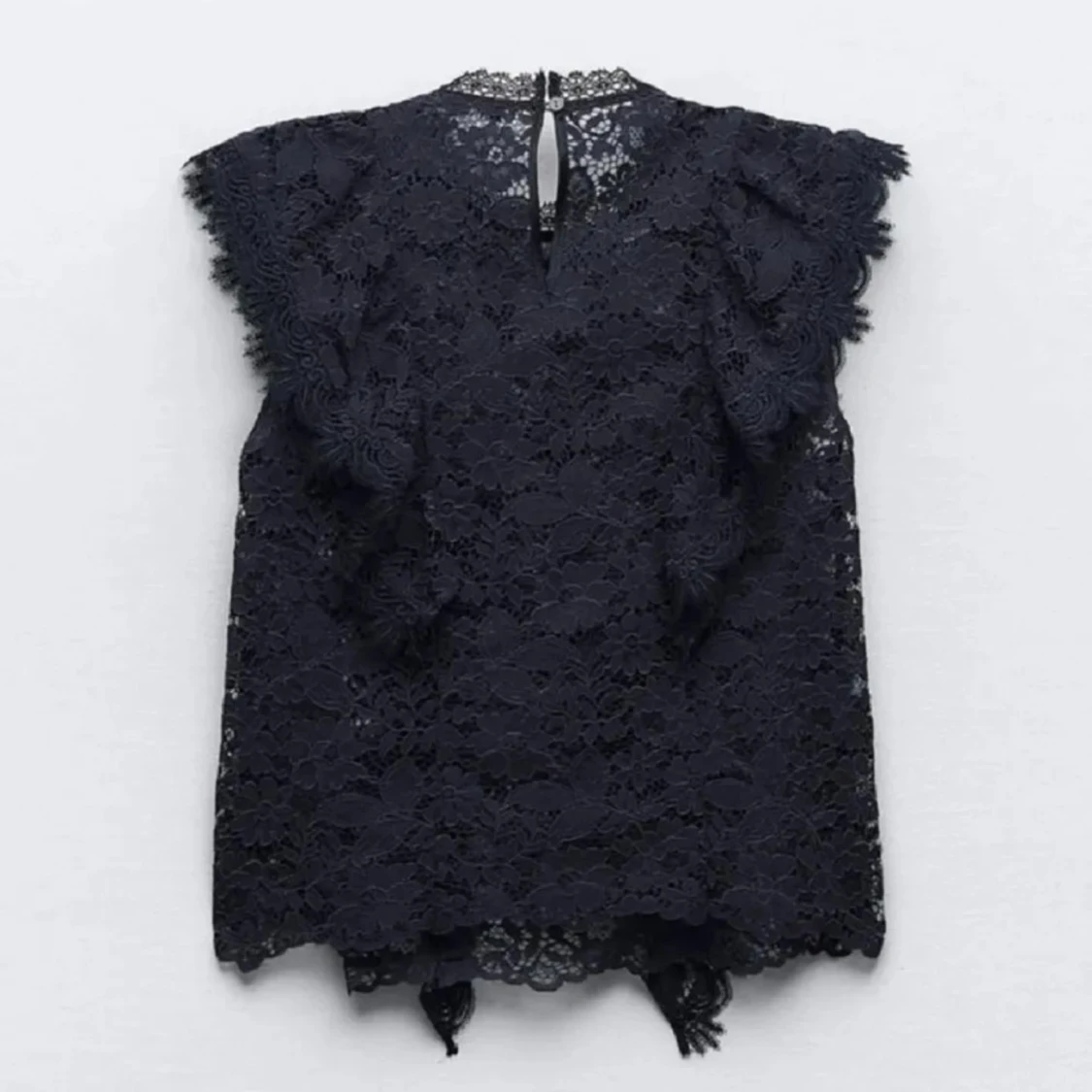 Mörkblå spetsblus från Zara
