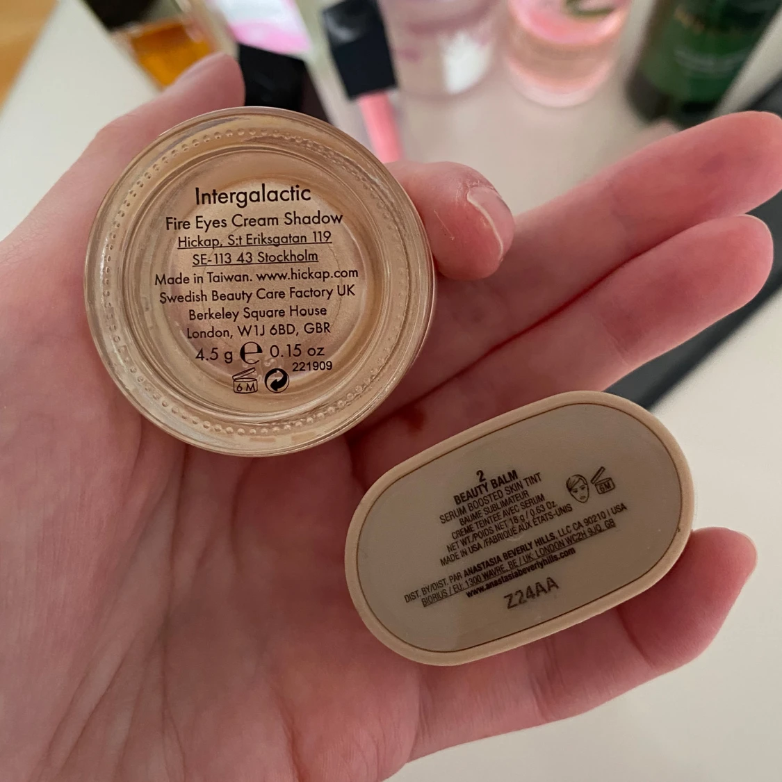 Sminkpaket med bland annat Hickap & Anastasia - 1