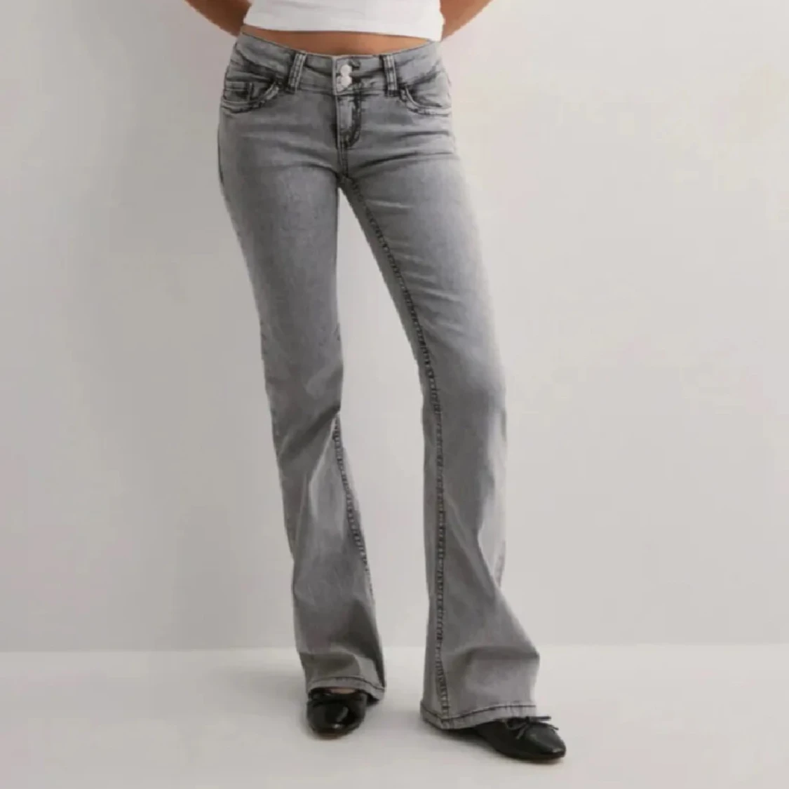 Grå bootcut jeans - 1