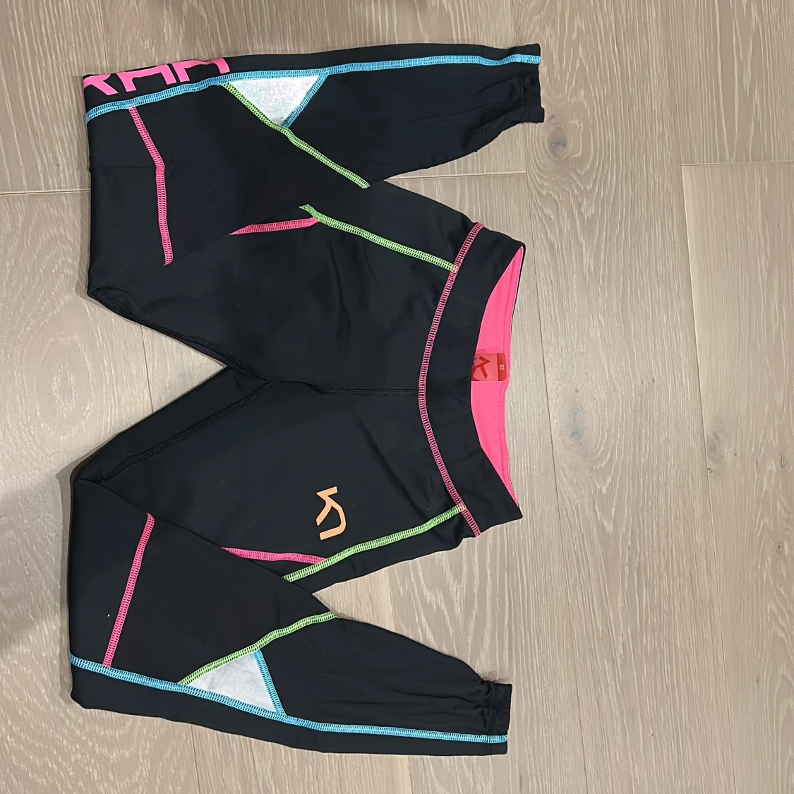 Svarta tränings sätt från Kari Traa 