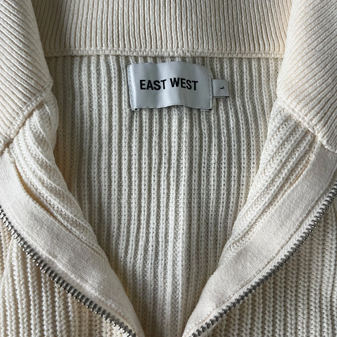 Ribbstickad kofta från EAST WEST - 1
