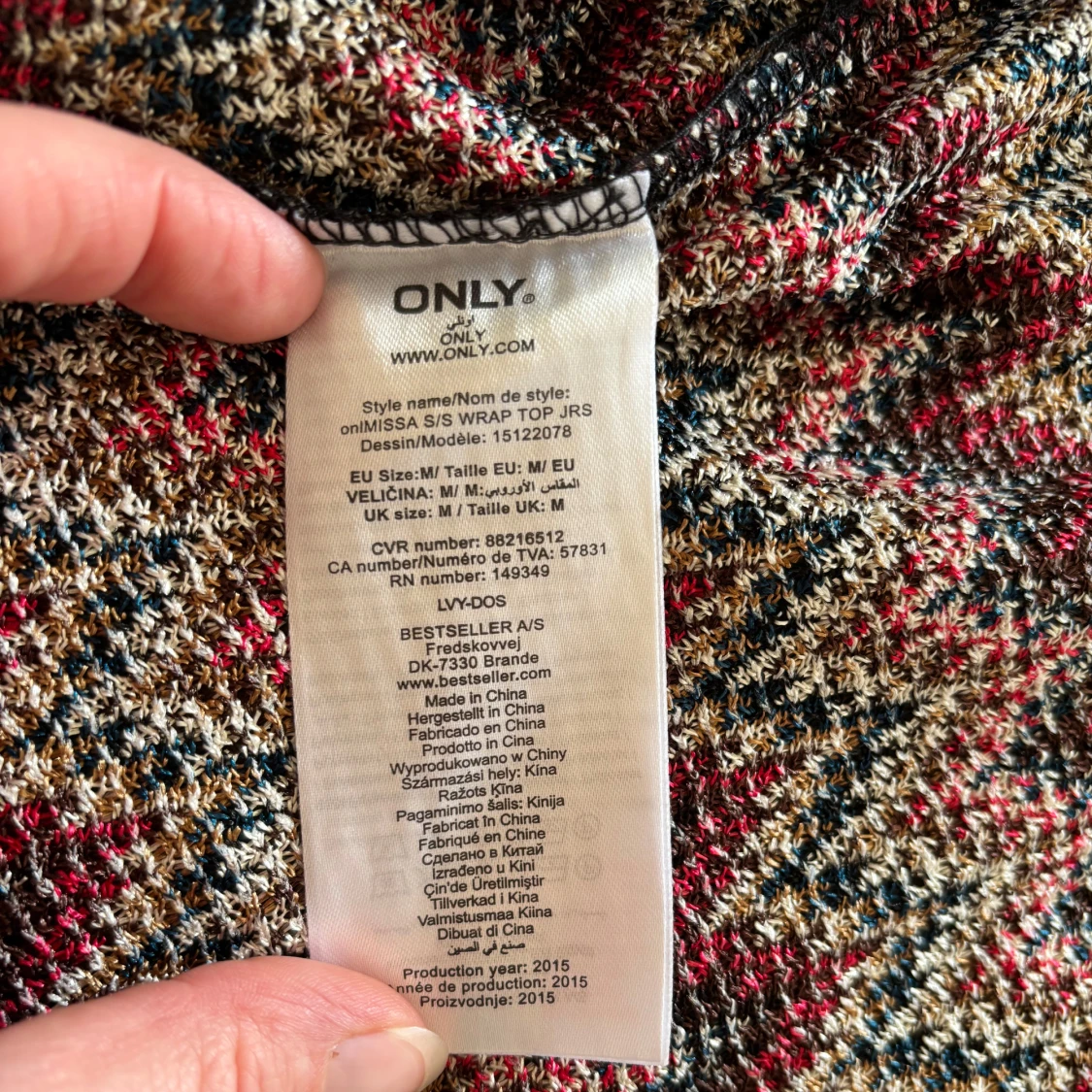 Mönstrad omlottopp från ONLY  - 4