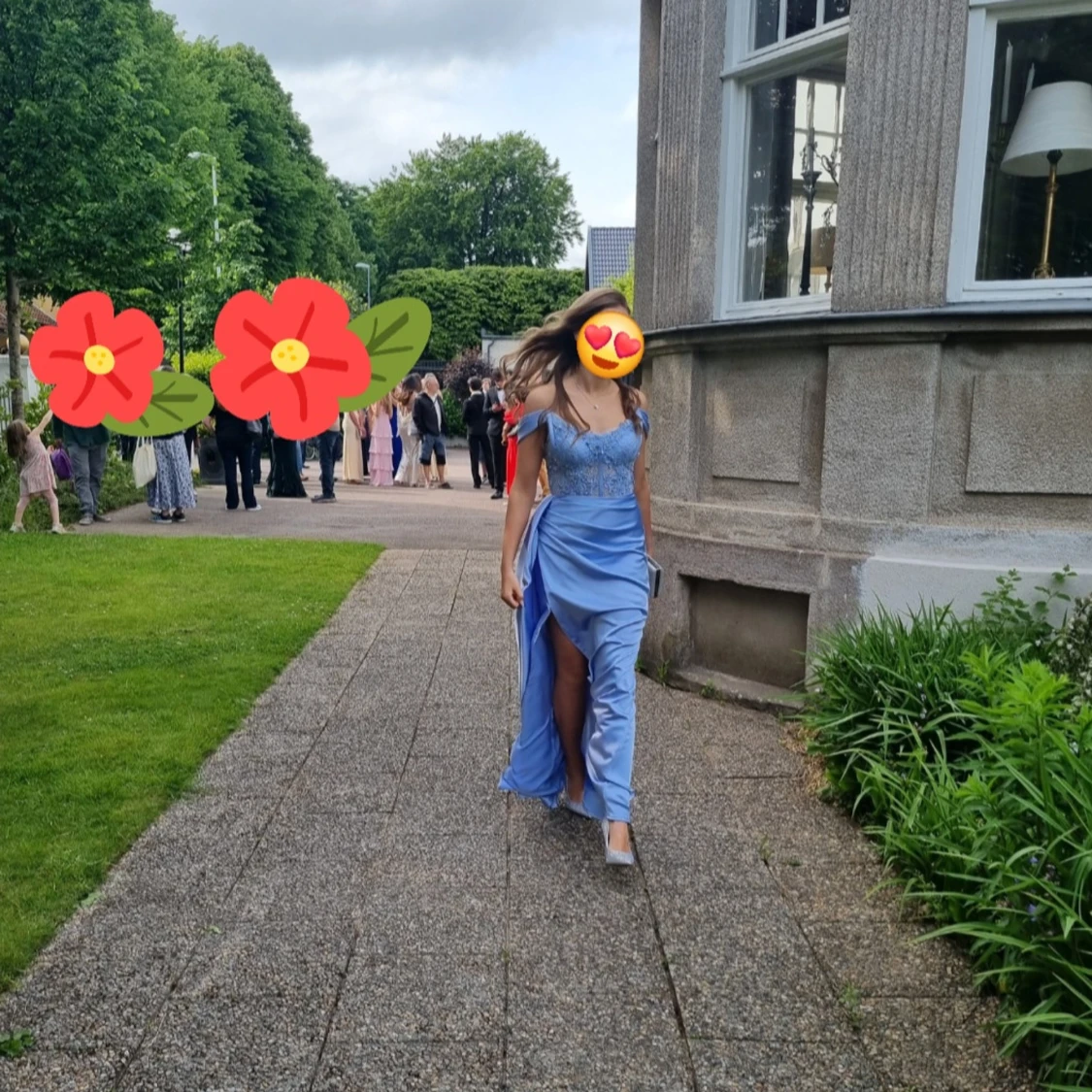 Ljusblå balklänning med spets - 2