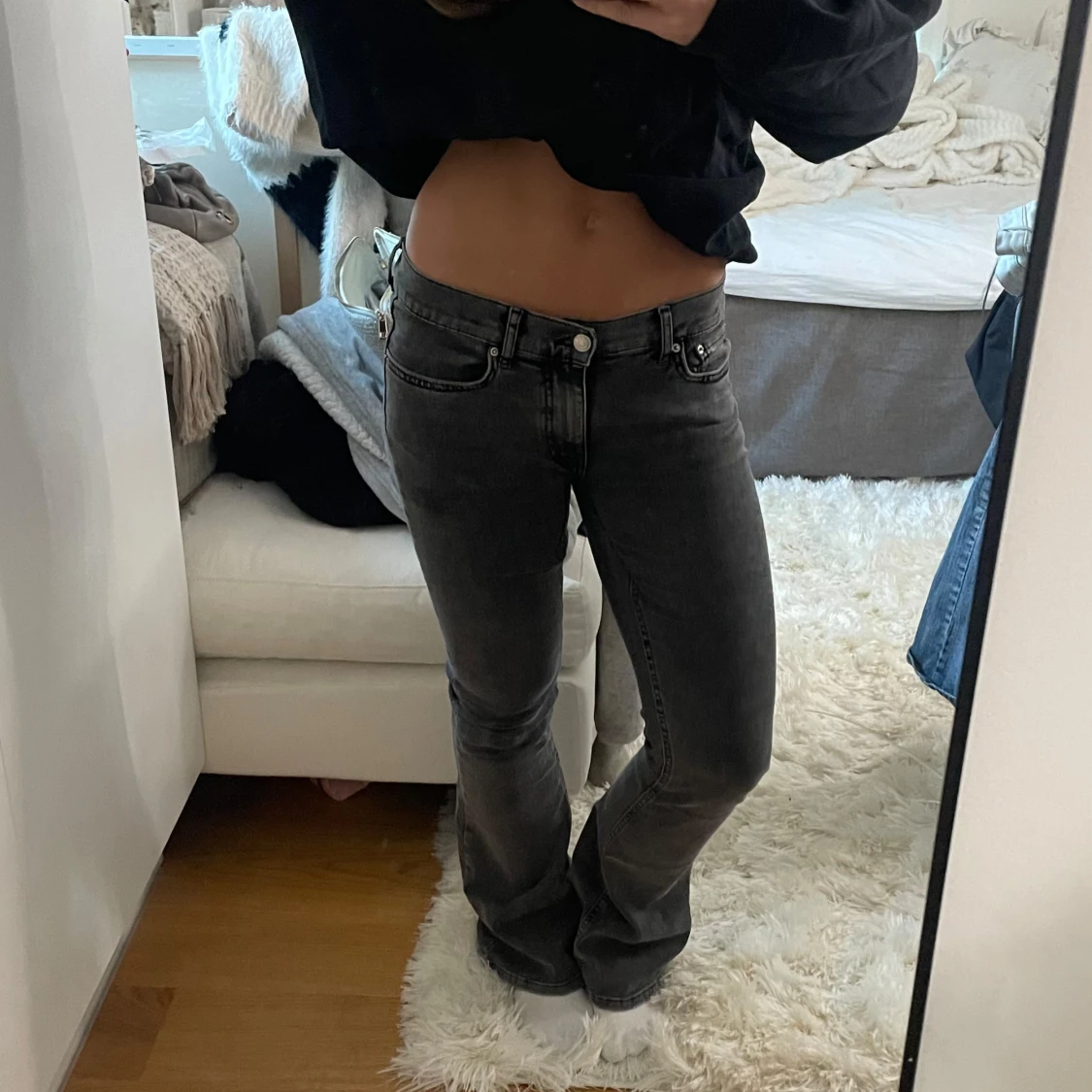 Mörkgrå bootcut jeans låg midja - 1