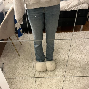 Blåa Jeans - Säljer ett par blåa raka jeans från Lager 157❤️