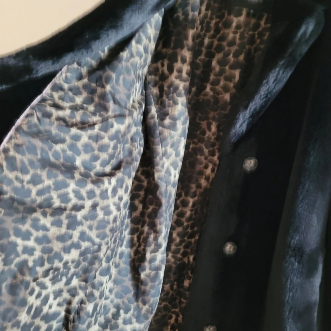 Svart pälsjacka från Rockandblue - 3