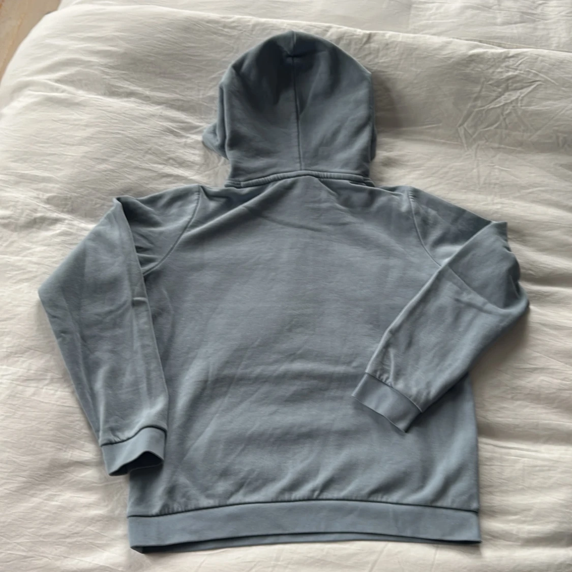 Ljusblå hoodie från Sail Racing - 1