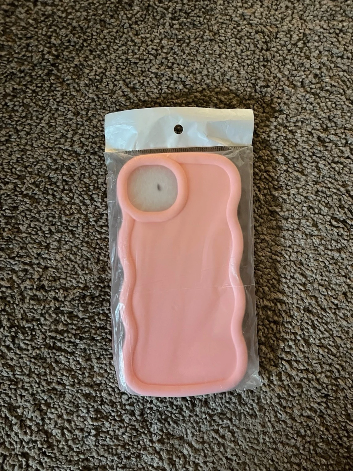 TPU Skal för iPhone 13, vågformad kant, rosa