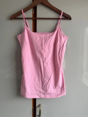 Rosa linne - Basic linne i storlek M . Fint skick