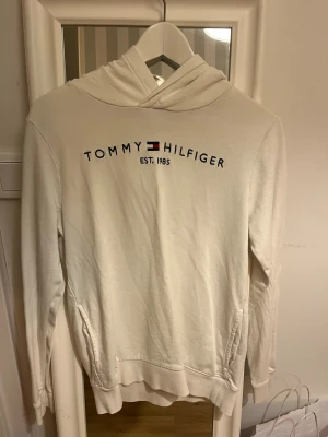 Hoddie - Jätte fin hoddie från tommy hilfiger.
