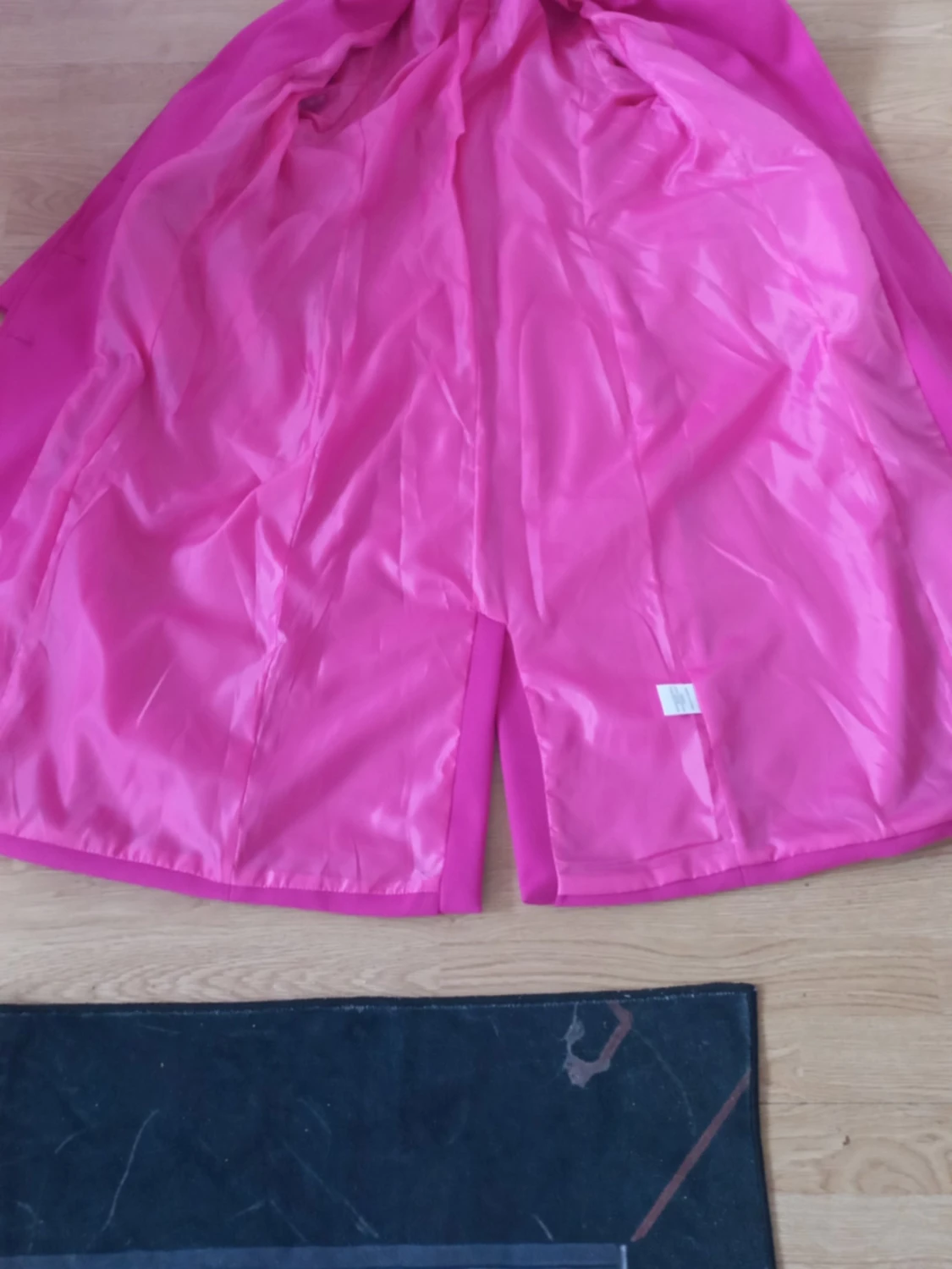 Helt ny rosa kappa för damer med snygga knappar storlek L - 3