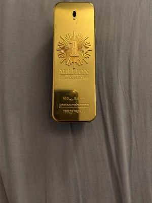 1 Million Parfum 100ml - 1 Million Parfum från Paco Rabanne, runt 40ml kvar, bytter/säljer. Har tyvärr inte lådan 
