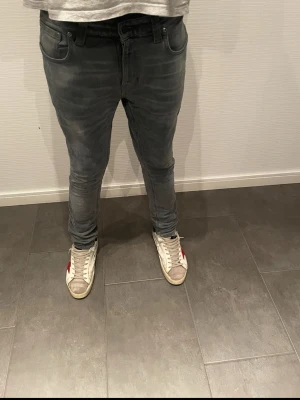 Nudie skinny lin Jeans  - Nudie skinny lin jeans herr| pris:499kr| storlek: W29 L32| skick:9,8/10| hör av dig vid minsta lilla fundering eller fråga|