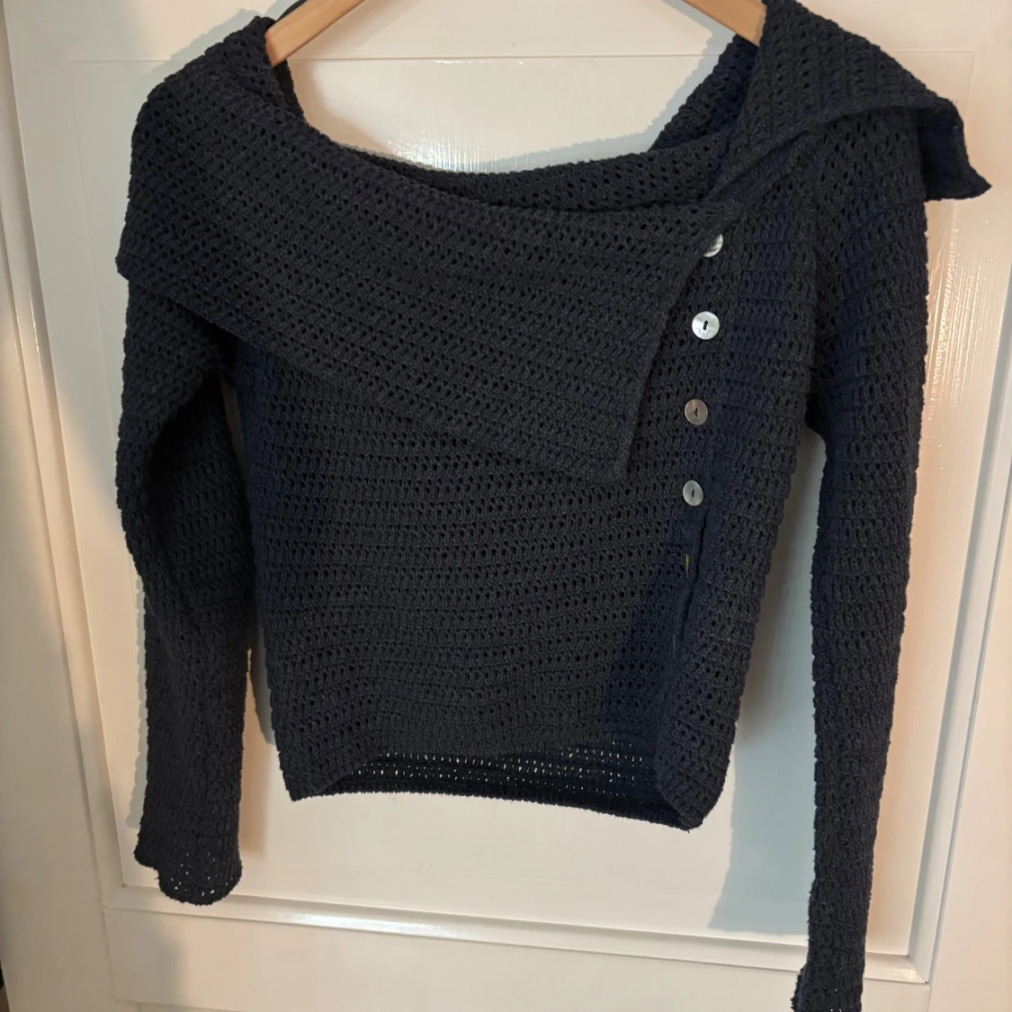 Mörkblå stickad offshoulder tröja Zara - 1