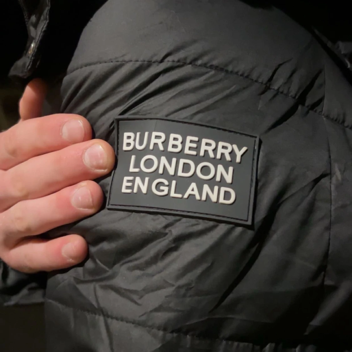 Svart pufferjacka från Burberry - 2