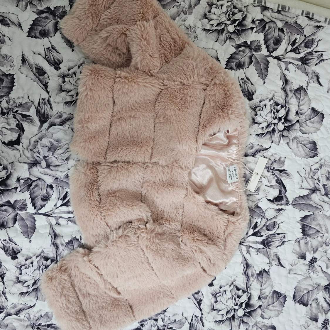 Ljusrosa pälsjacka från Lindex baby