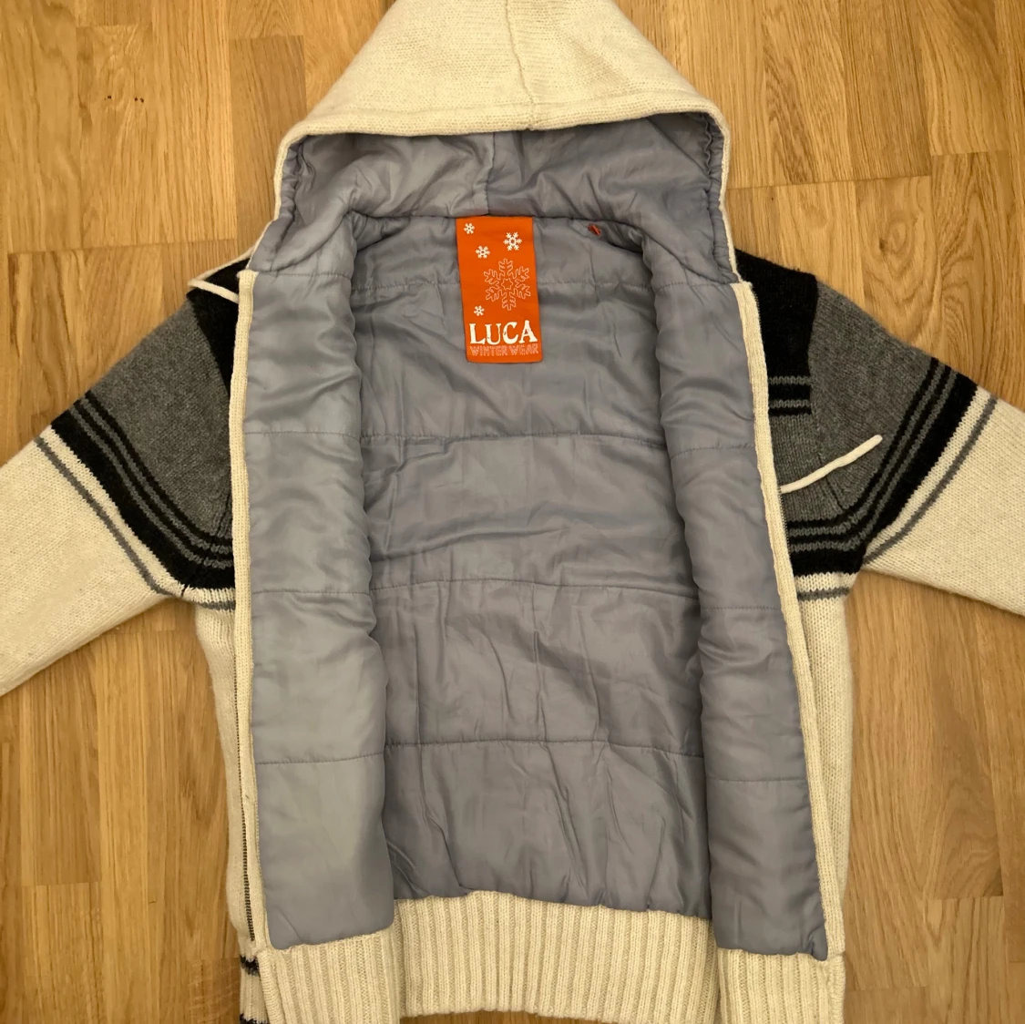 Stickad cardigan  - 1