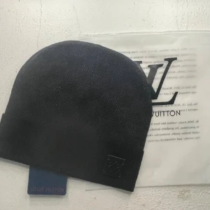 Mössa - Dm vid intresse 