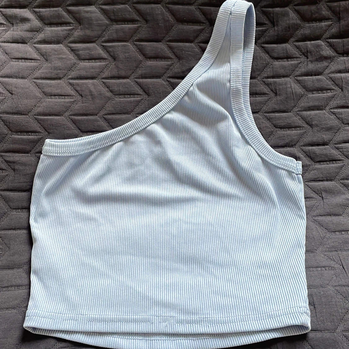 Ljusblå one shoulder ribbad topp - 1