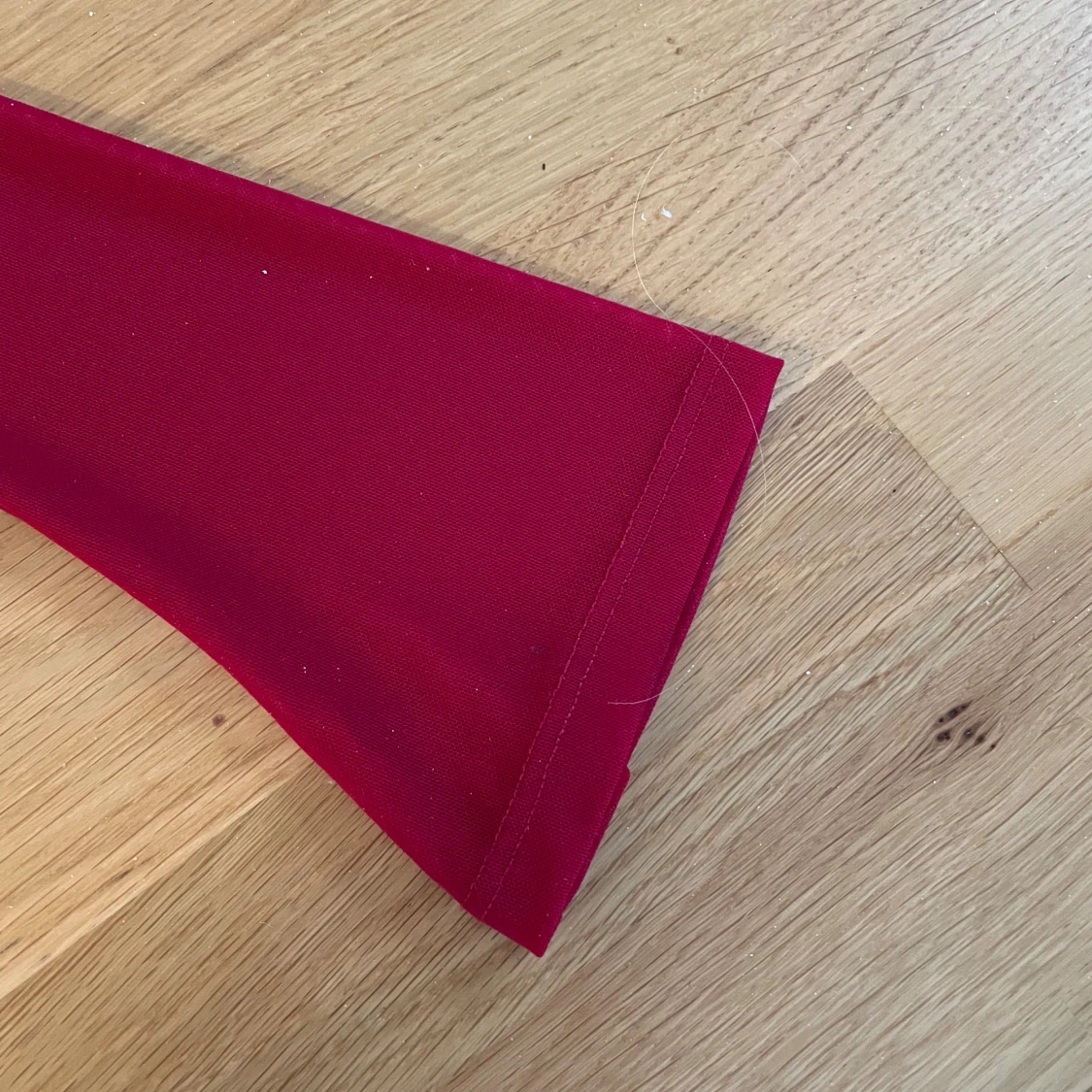 Röd asymmetrisk kortklänning - 3