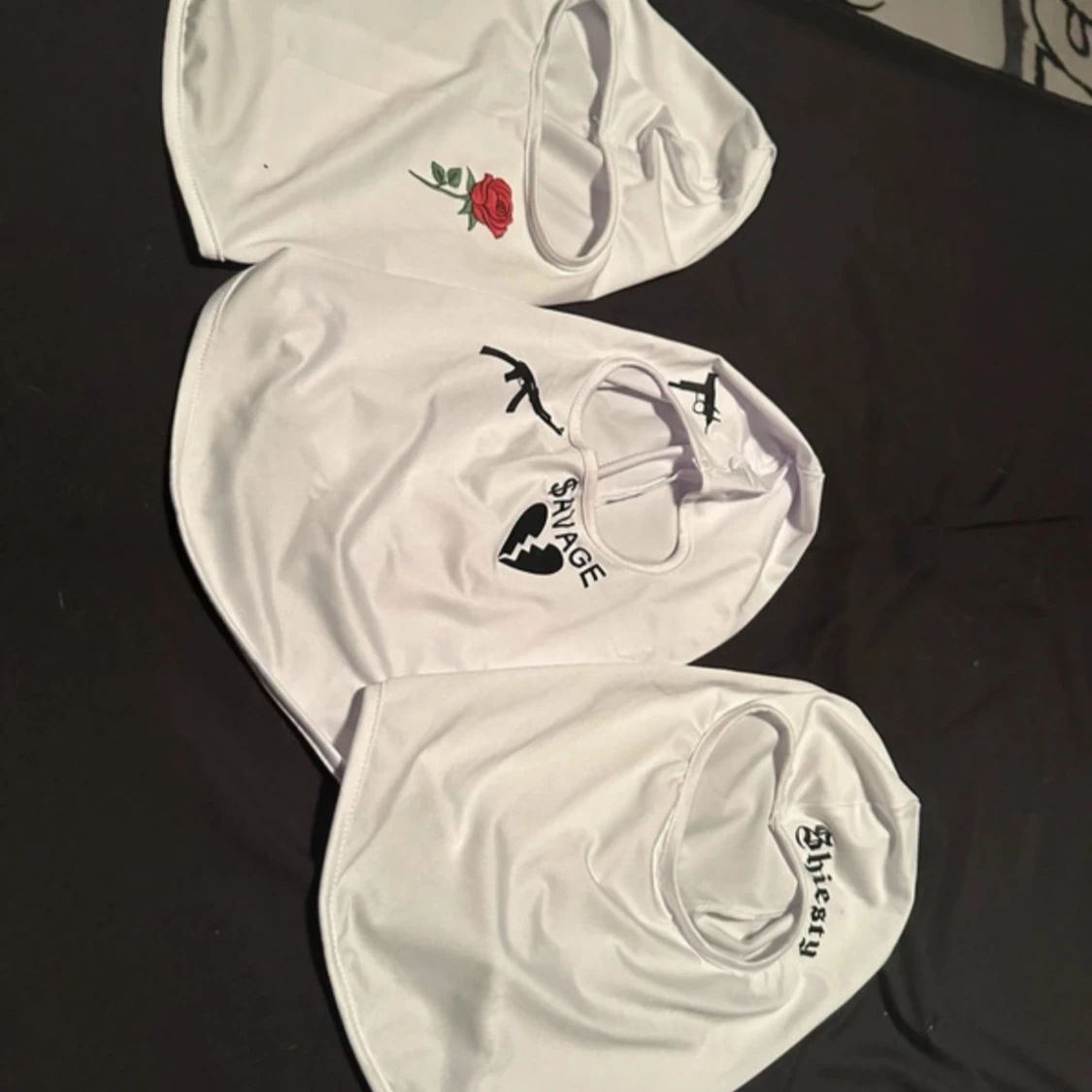 Vita balaclavas med tryck