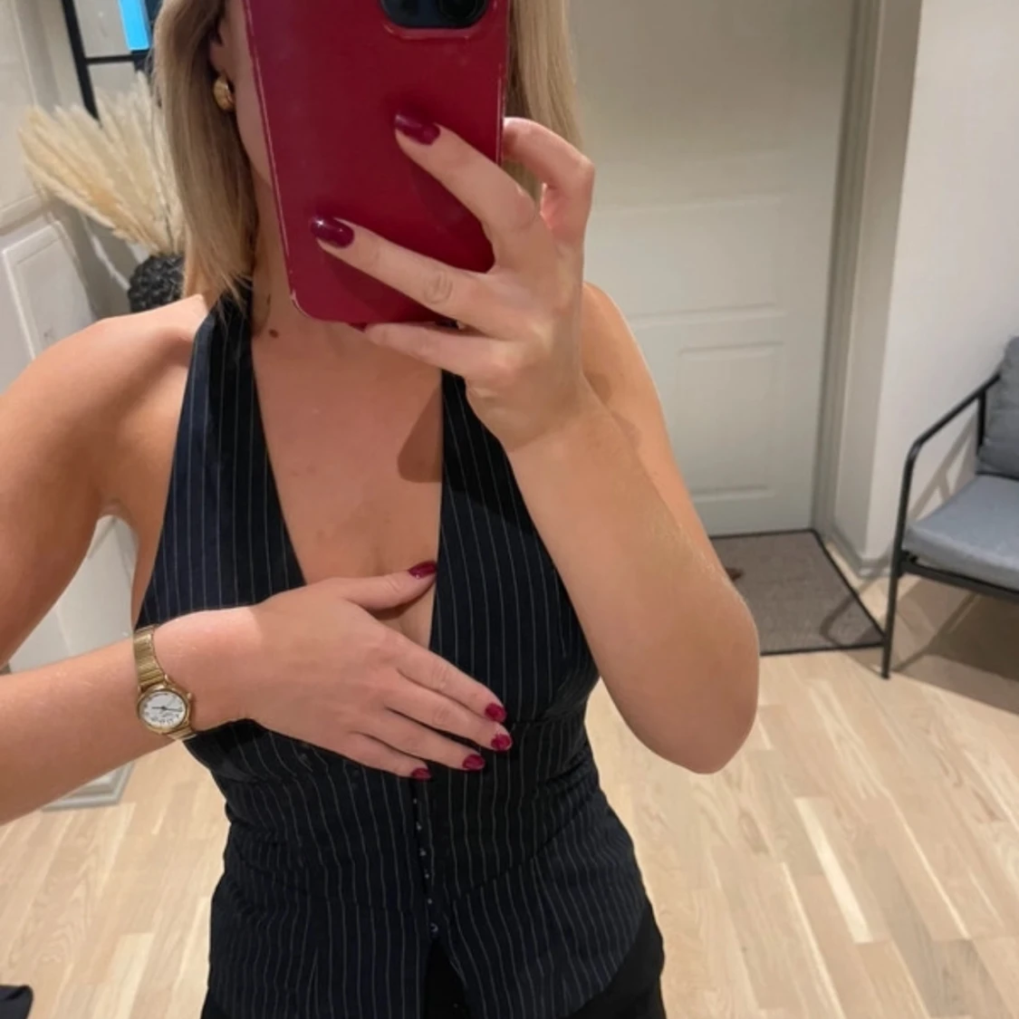 Svart randig omlottväst med djup v-ringning - 1