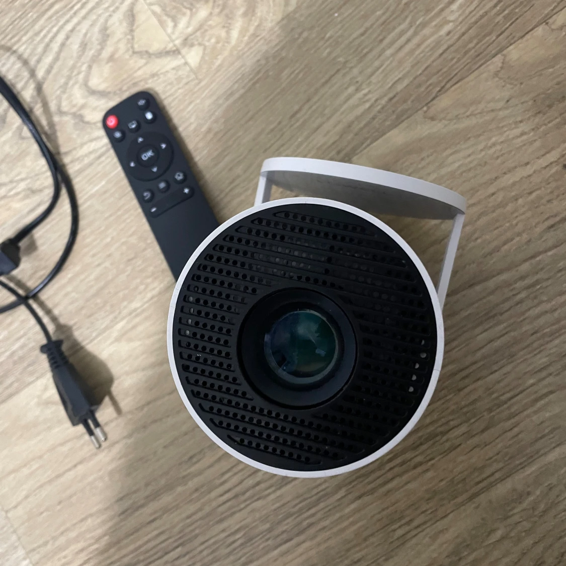 Lqwell Smart Projektor - 2