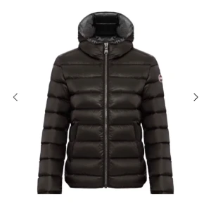 Colmar jacka  -  Colmar jacka storlek S inga märken eller skador alls, skriv för fler frågor eller funderingar.