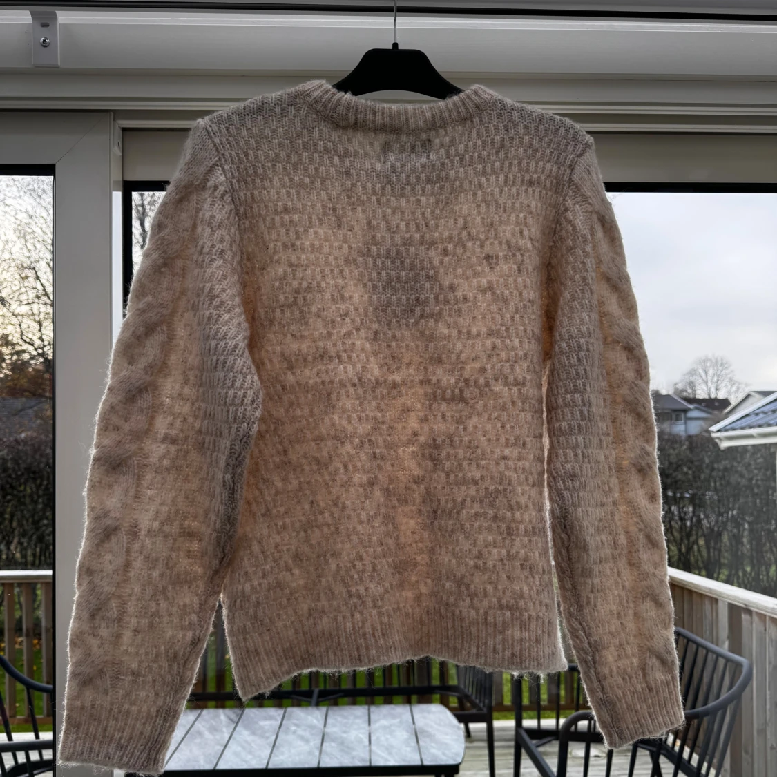 Beige stickad tröja  - 4