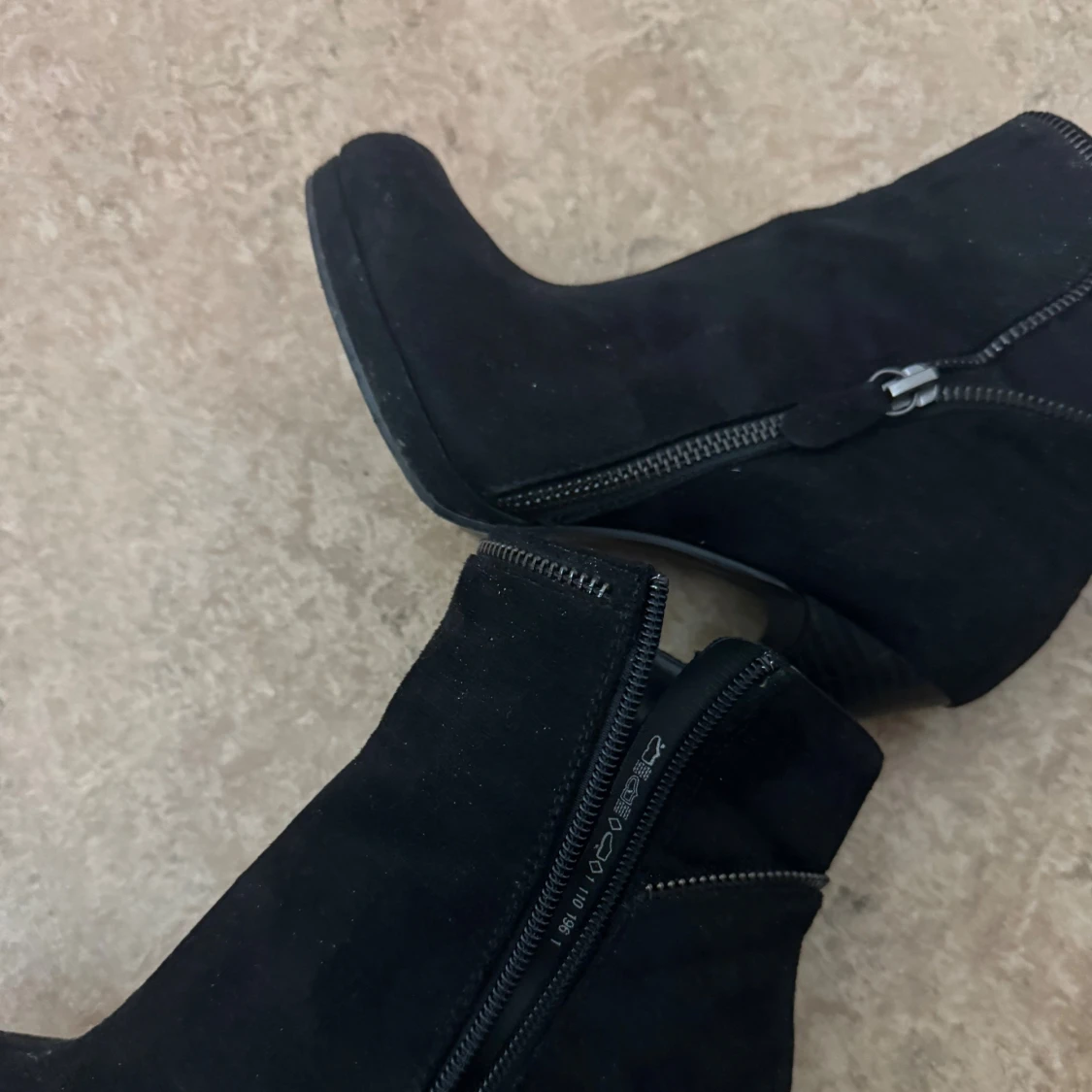 Svarta stövletter med klack - 1