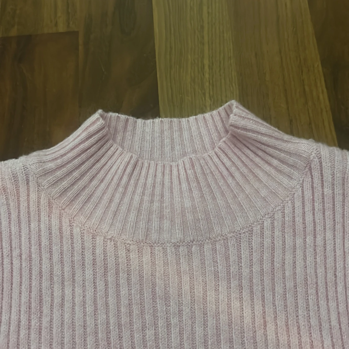 Rosa ribbad stickad tröja från ONLY - 3