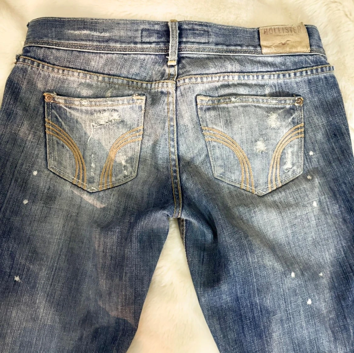 Blå bootcut jeans från Hollister - 1