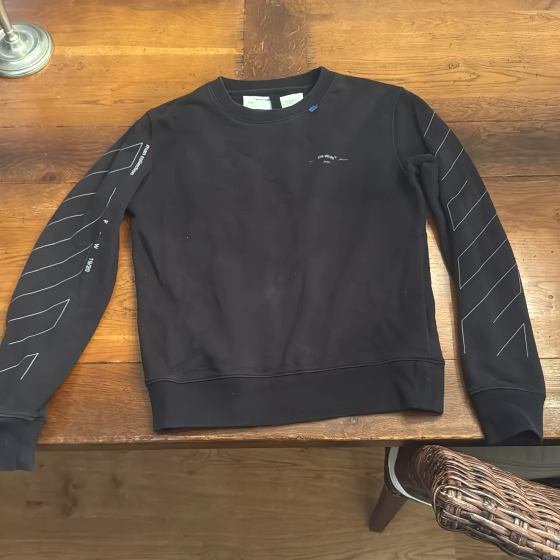 Svart sweatshirt från Off-White