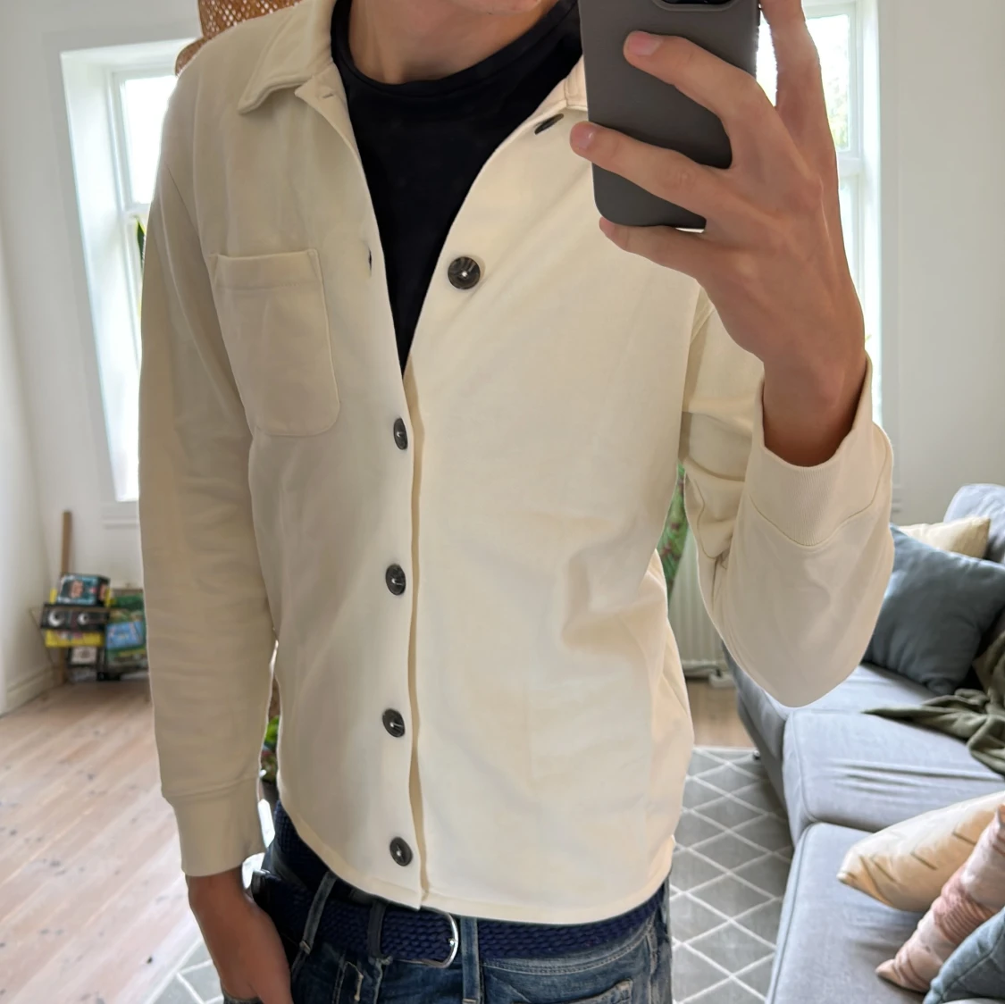 Stickad knapp tröja