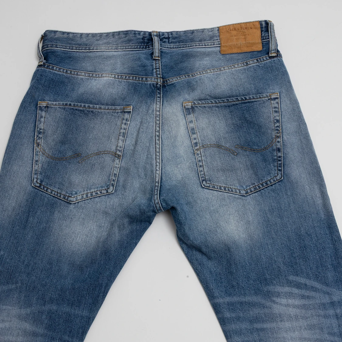 Jack and Jones jeans med slitningar  - 3