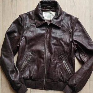 Skinnjacka - Storlek S. Nypris 7000 kr från Odd Molly.