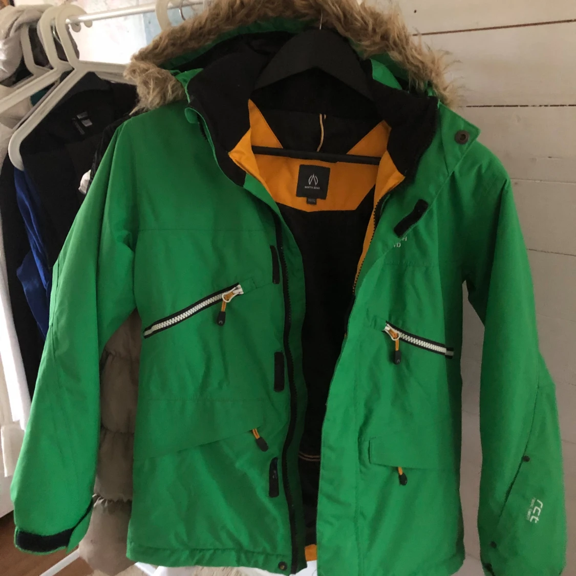 Grön vinterjacka från North Bend