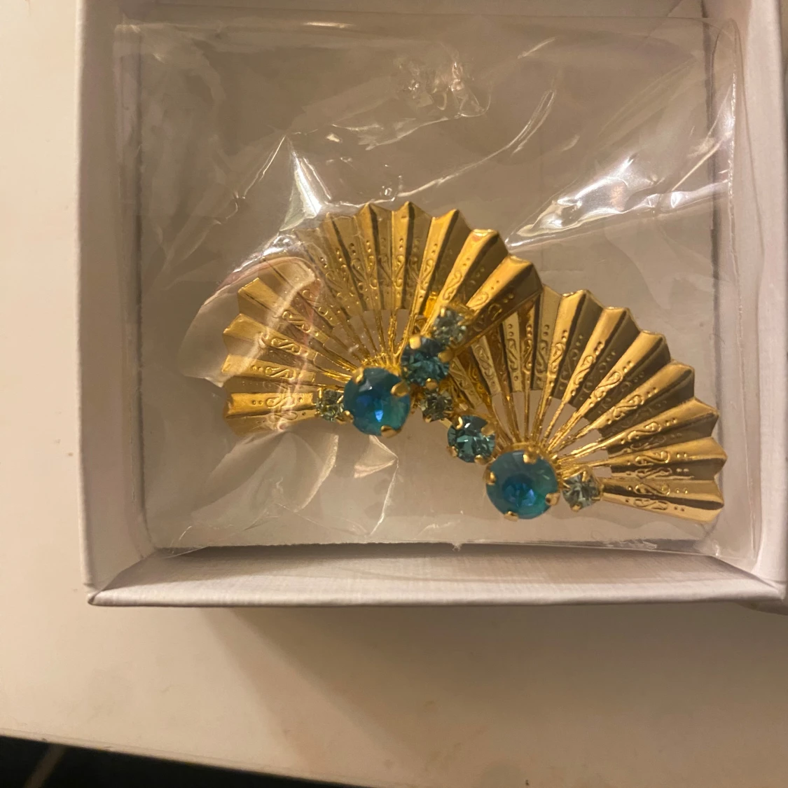 Guldörhängen med blå stenar Caroline Svedbom - 1