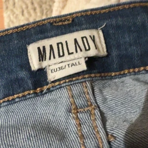 Madlady jeans - Väldigt bra kvalitet inte använda storlek 36 tall köptes för 800