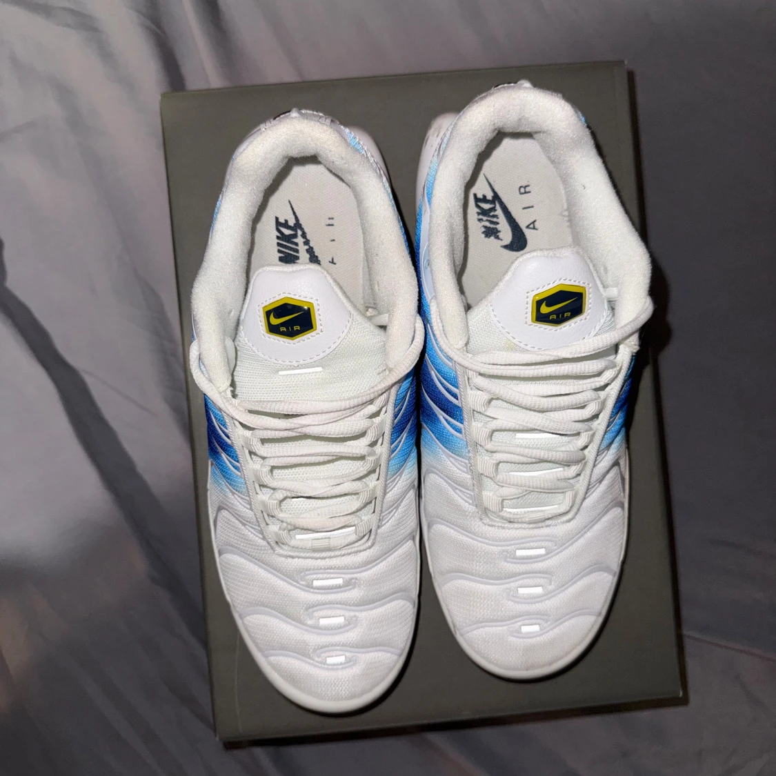 Nike Air Max Plus vita/blå sneakers - 3