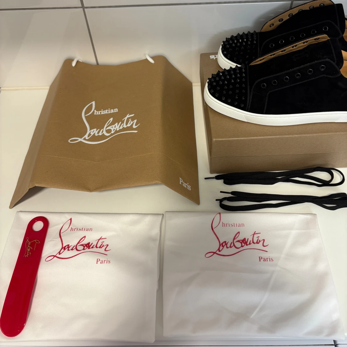 Christian Louboutin svarta sneakers med nitar - 3
