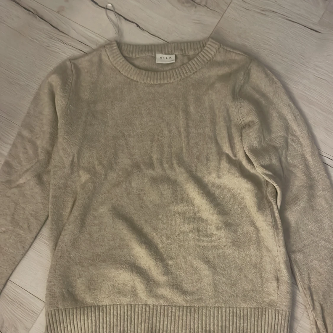 Beige stickad tröja från Vila - 2