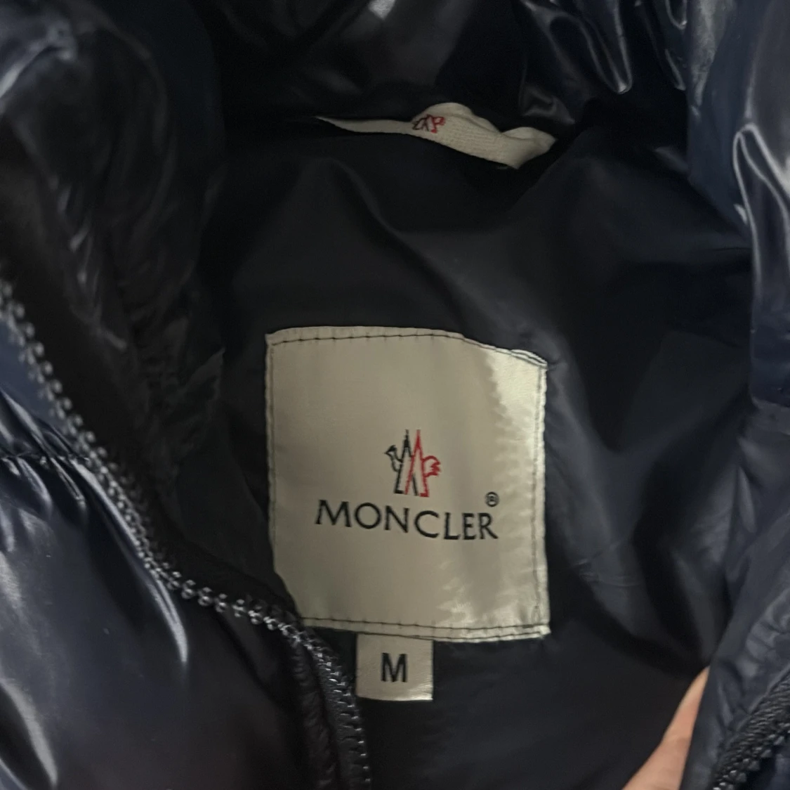 Mörkblå dunväst från Moncler - 3