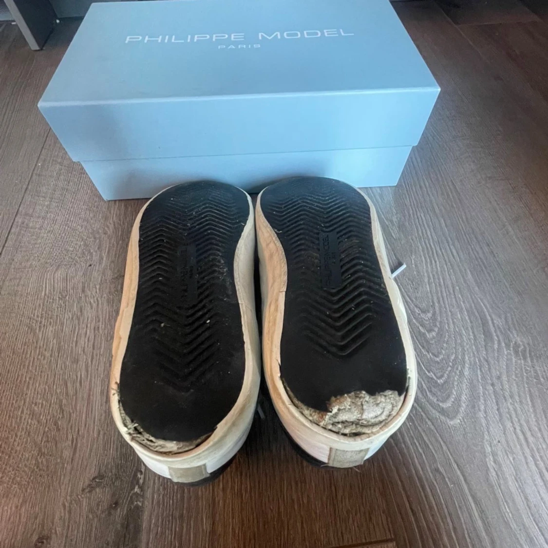 Philippe Model vita sneakers med snörning - 2