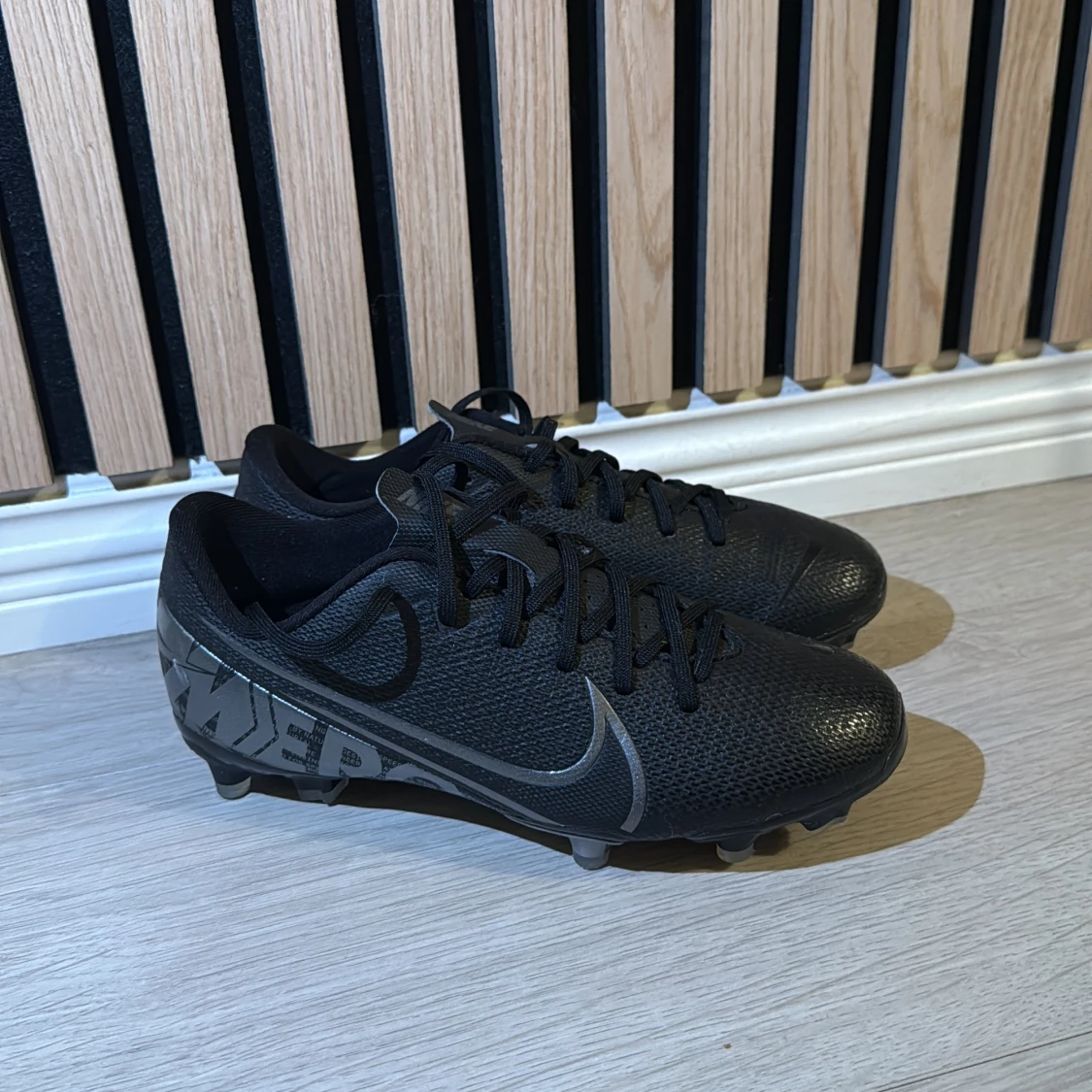 Svarta Nike Mercurial fotbollsskor