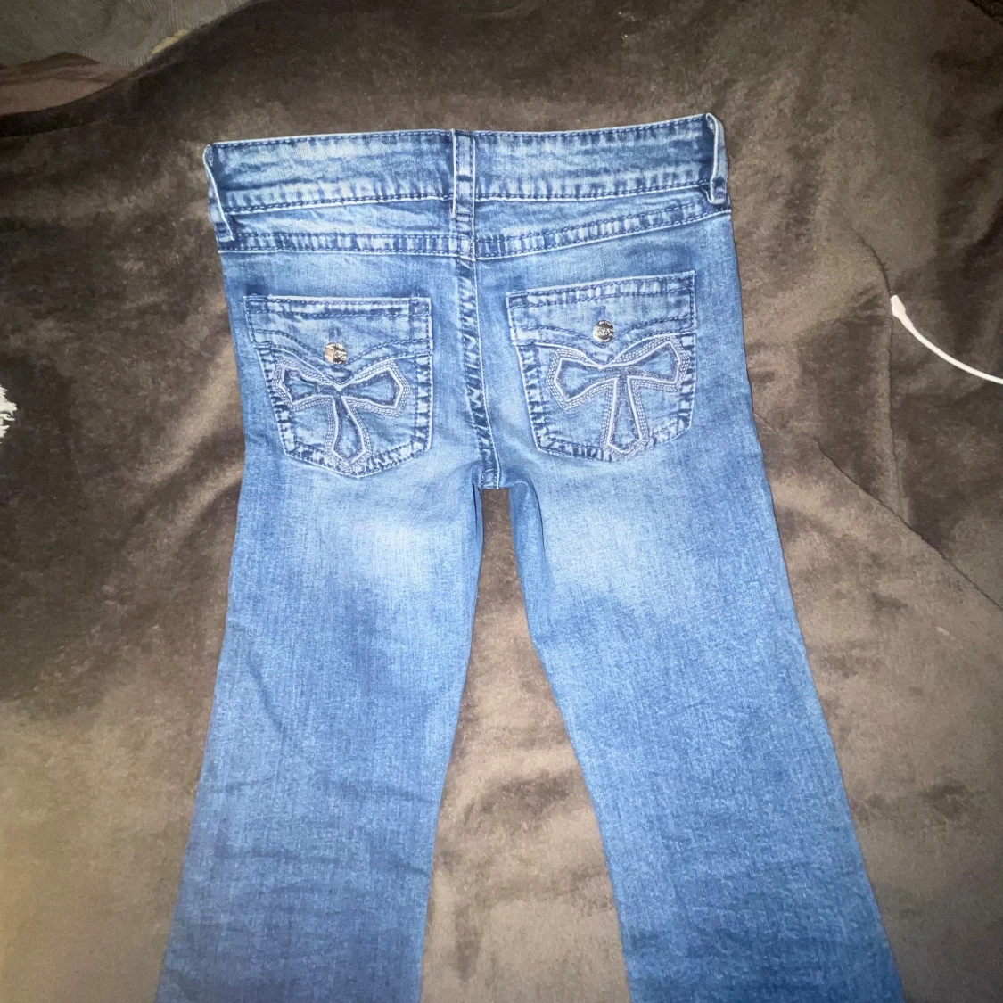 Blå bootcut jeans från Gina Tricot - 2