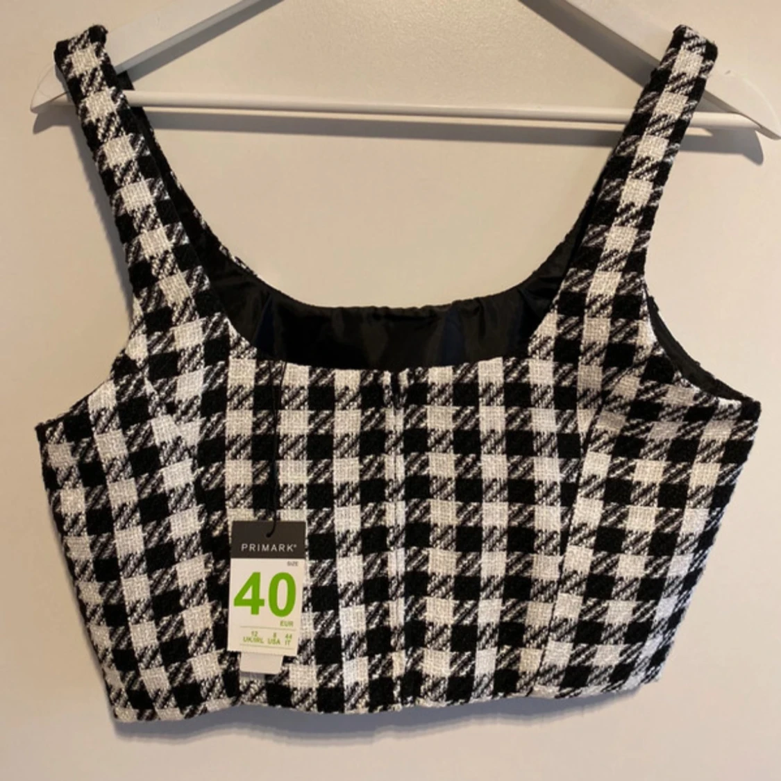 Svartvit rutig korsett crop top från Primark - 1